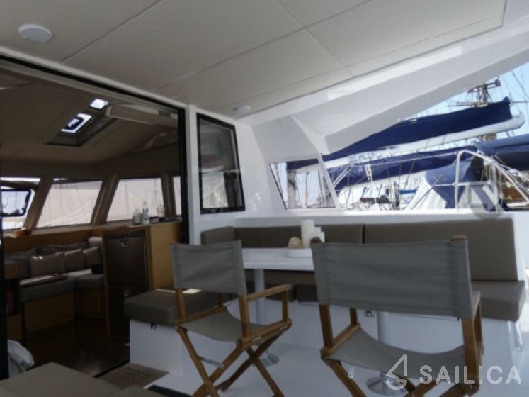 Nautitech 46 Fly - Yacht Charter Sailica