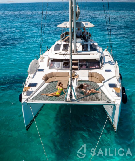 Nautitech 46 Fly - Yacht Charter Sailica