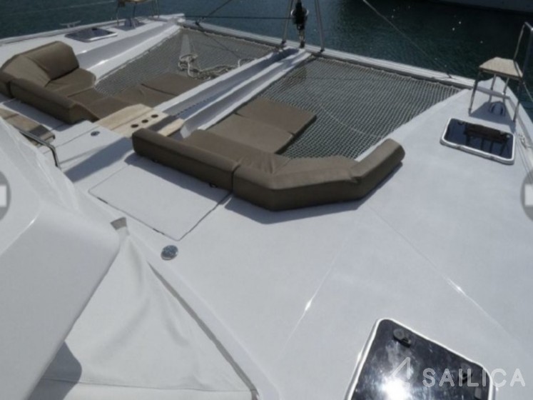 Nautitech 46 Fly - Yacht Charter Sailica