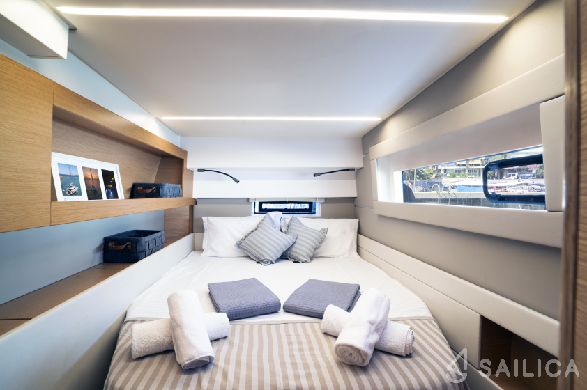 Nautitech 46 Fly - Yacht Charter Sailica