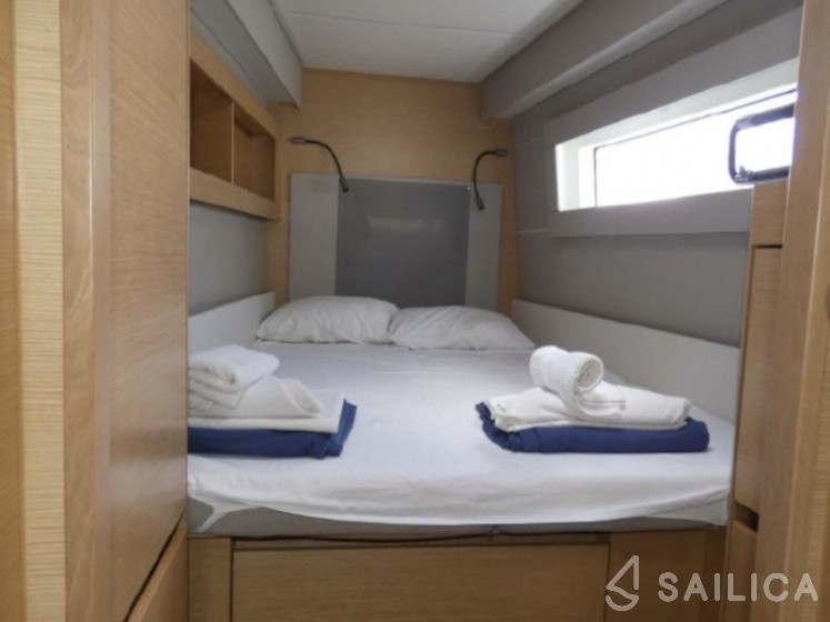 Nautitech 46 Fly - Yacht Charter Sailica