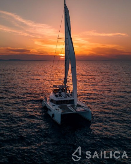 Nautitech 46 Fly - Yacht Charter Sailica