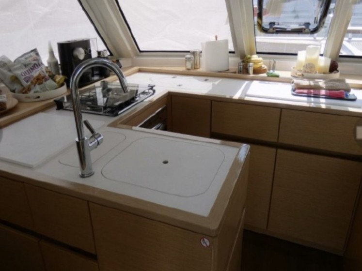 Nautitech 46 Fly - Yacht Charter Sailica