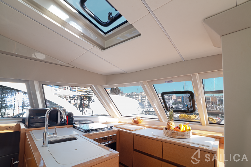 Nautitech 46 Fly - Yacht Charter Sailica