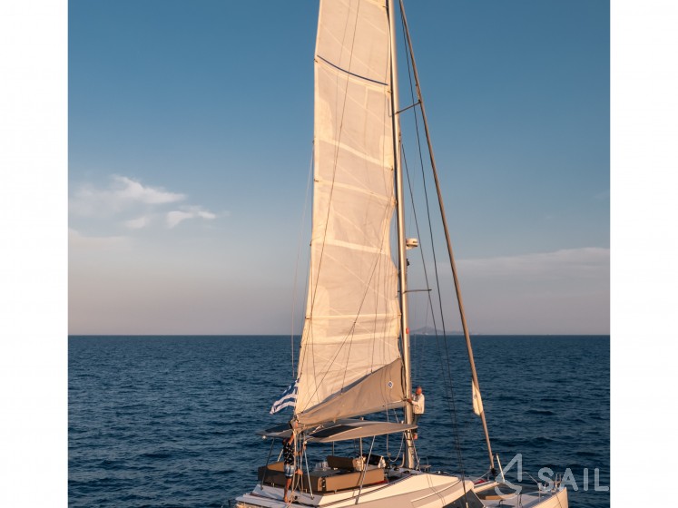 Nautitech 46 Fly - Yacht Charter Sailica