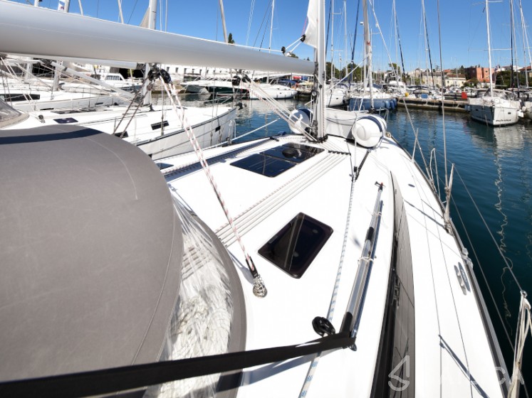 Bavaria 41 Cruiser - Yacht Charter Sailica