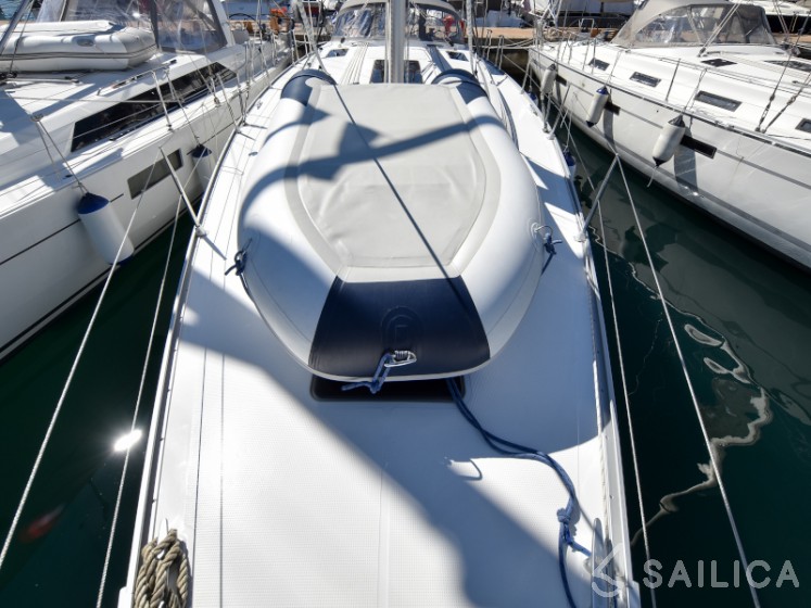 Bavaria 41 Cruiser - Yacht Charter Sailica