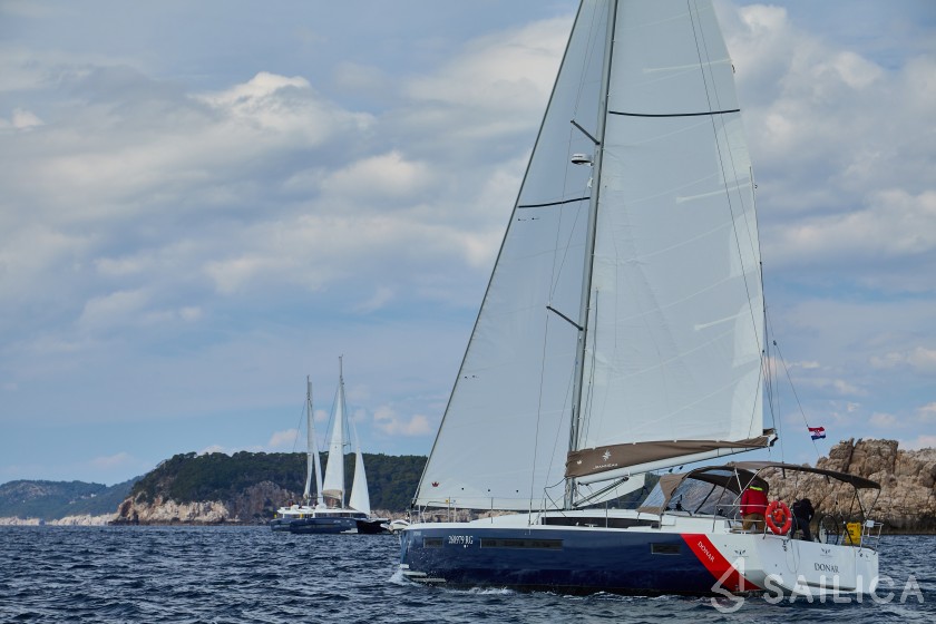 Sun Odyssey 490 - Yacht Charter Sailica