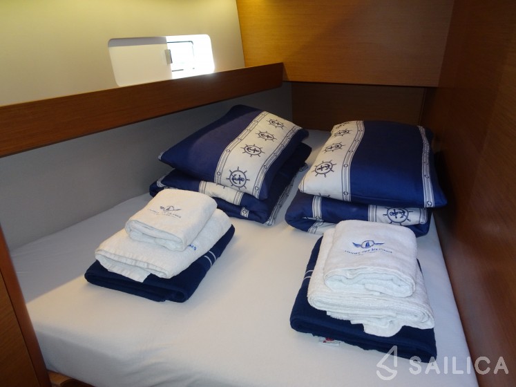 Sun Odyssey 490 - Yacht Charter Sailica