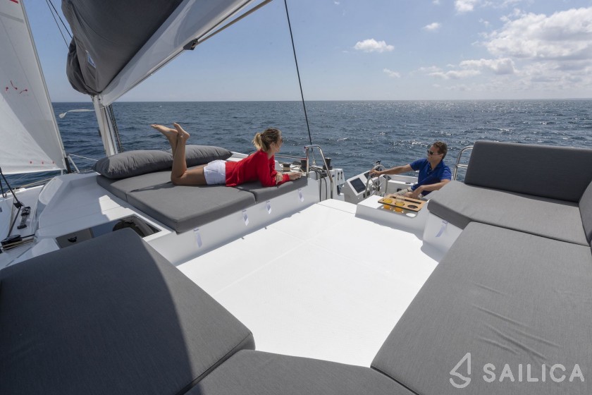 Elba 45 - Yacht Charter Sailica