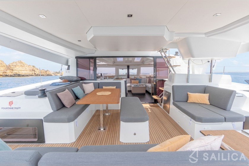 Elba 45 - Yacht Charter Sailica
