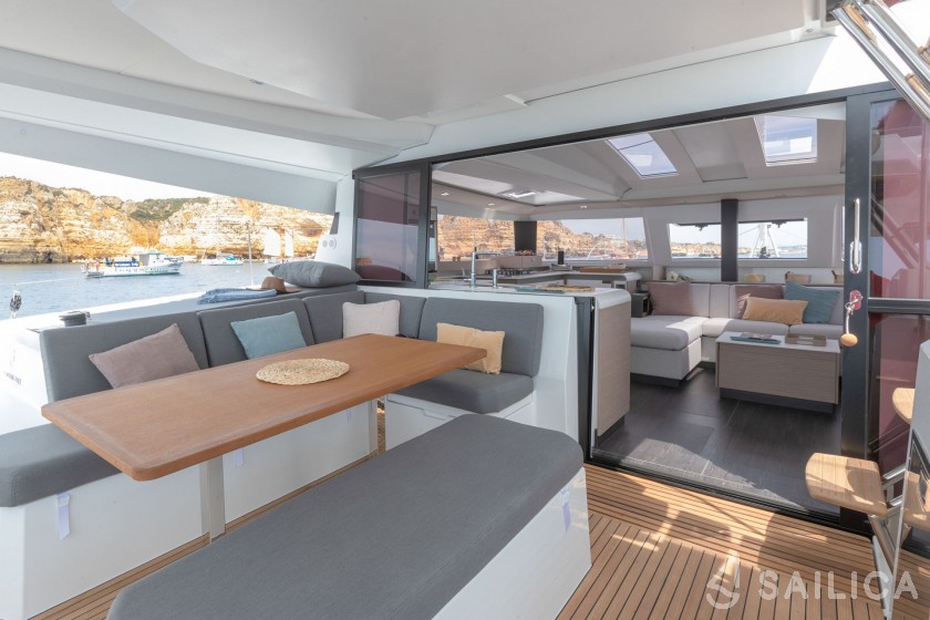 Elba 45 - Yacht Charter Sailica