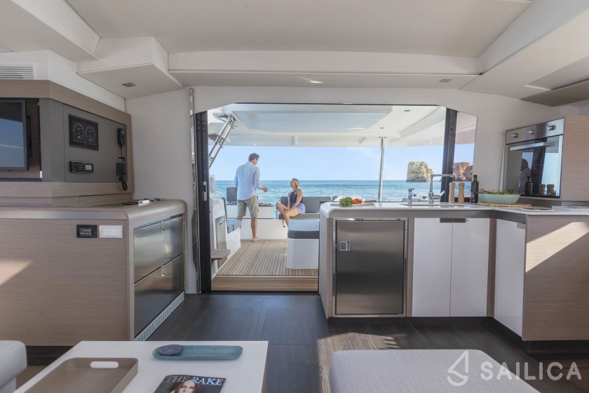 Elba 45 - Yacht Charter Sailica