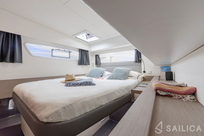 Elba 45 - Yacht Charter Sailica
