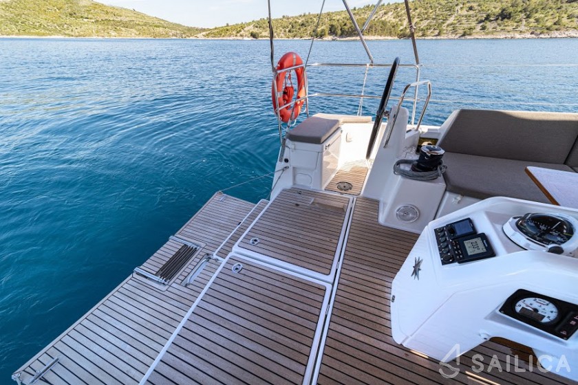Sun Odyssey 490 - Yacht Charter Sailica