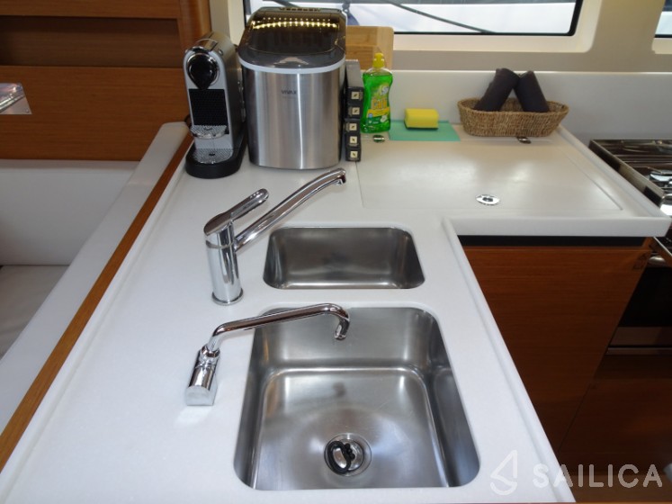 Sun Odyssey 490 - Yacht Charter Sailica