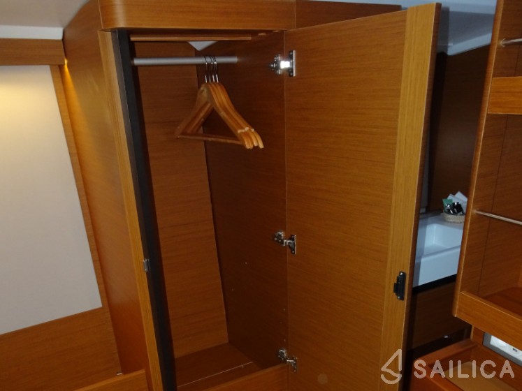 Sun Odyssey 490 - Yacht Charter Sailica