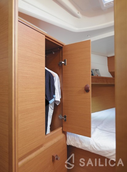 Sun Odyssey 389 - Yacht Charter Sailica