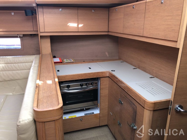 Dufour 500 GL - Yacht Charter Sailica
