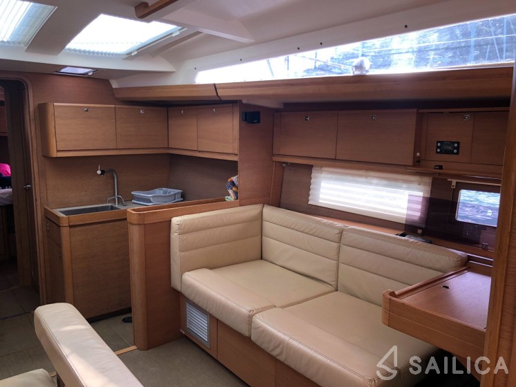 Dufour 500 GL - Yacht Charter Sailica