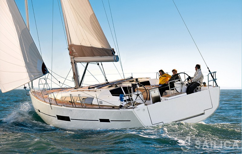 Dufour 500 GL - Yacht Charter Sailica