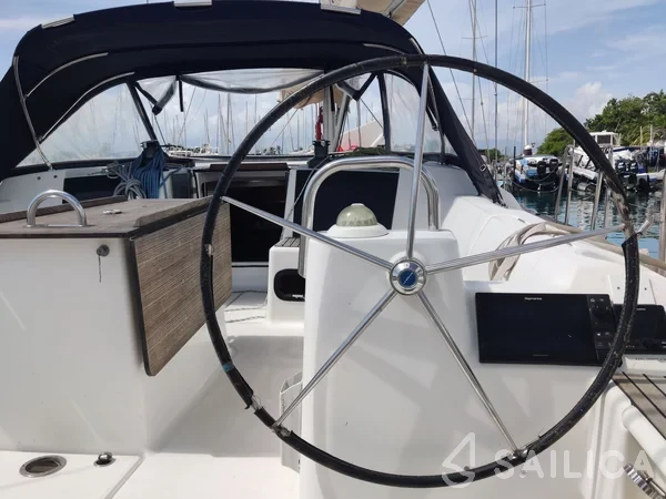 Dufour 500 GL - Yacht Charter Sailica