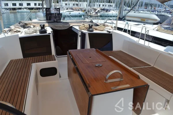 Dufour 500 GL - Yacht Charter Sailica