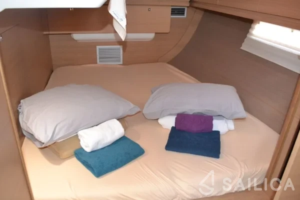 Dufour 500 GL - Yacht Charter Sailica