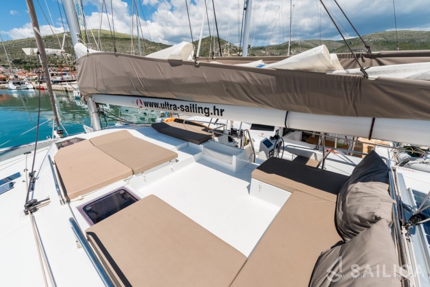 Saona 47 - Yacht Charter Sailica