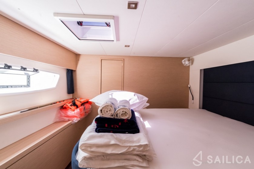 Saona 47 - Yacht Charter Sailica