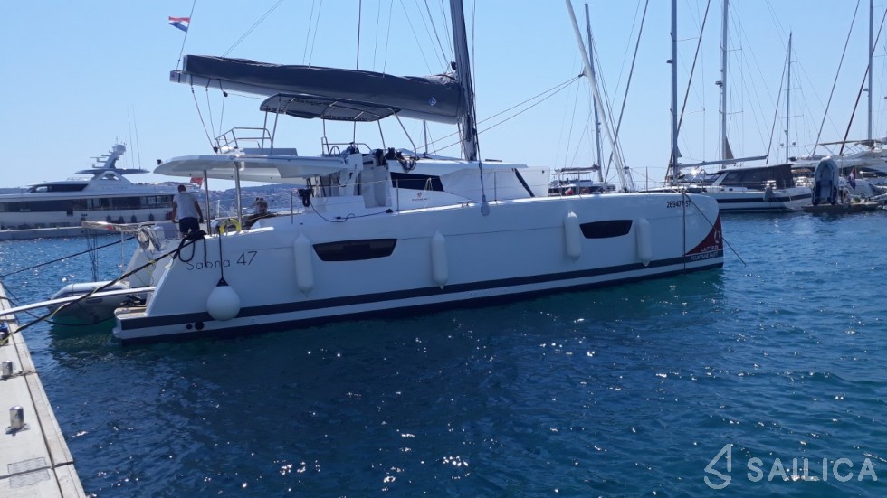 Saona 47 - Yacht Charter Sailica