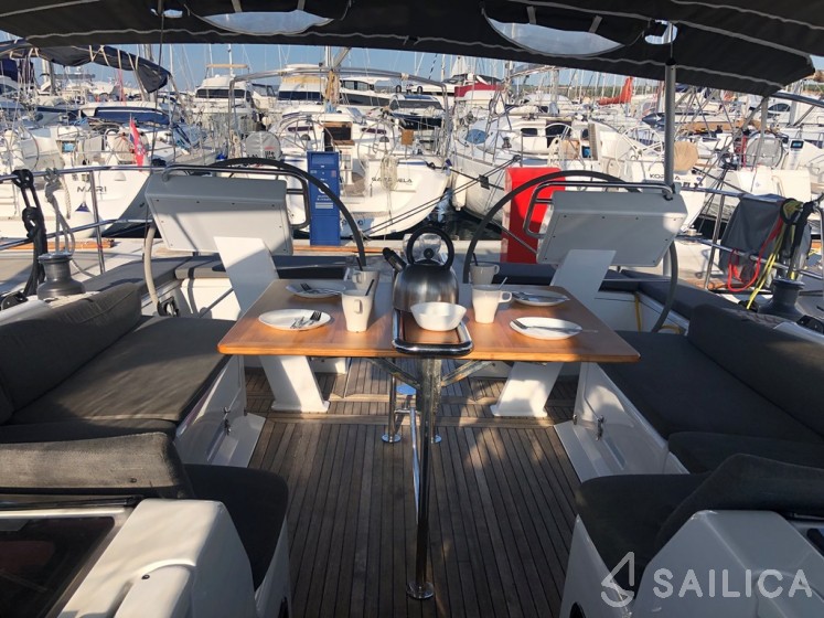 Hanse 455 - Yacht Charter Sailica