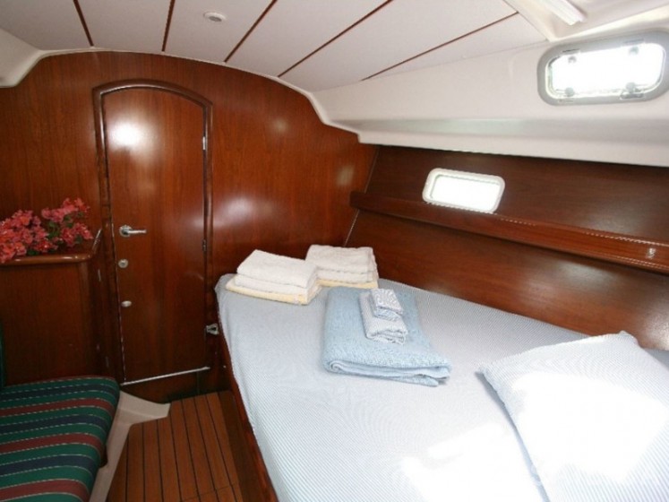 Oceanis 41 - Yacht Charter Sailica