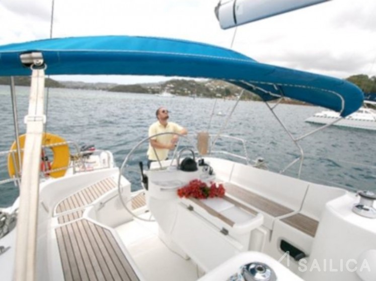 Oceanis 41 - Yacht Charter Sailica