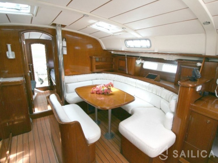 Oceanis 41 - Yacht Charter Sailica