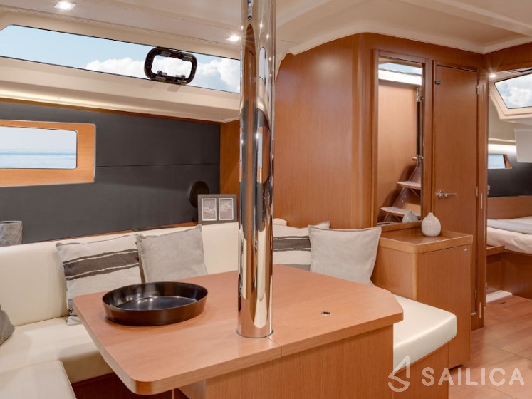 Oceanis 41.1 - Yacht Charter Sailica