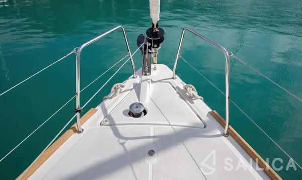 Oceanis 38.1 - Yacht Charter Sailica