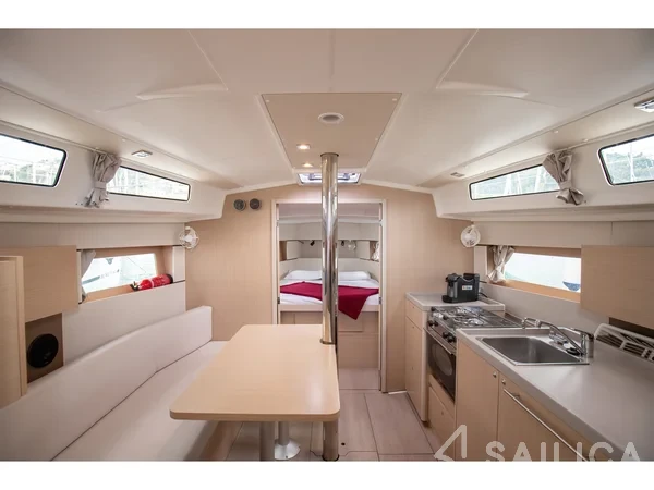 Oceanis 38.1 - Yacht Charter Sailica