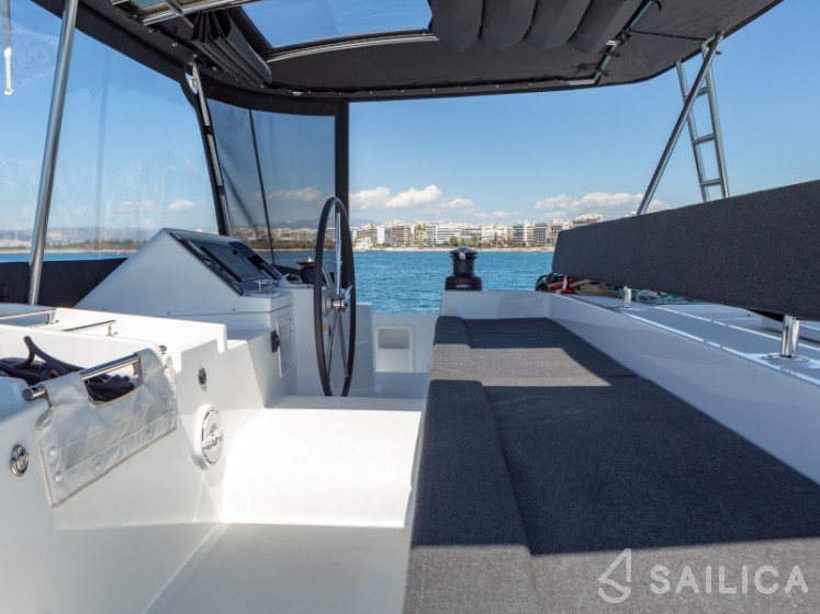 Lagoon 450  Flybridge - Yacht Charter Sailica