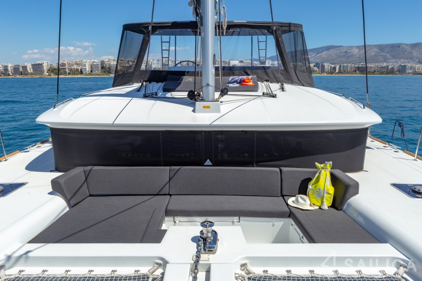 Lagoon 450  Flybridge - Yacht Charter Sailica