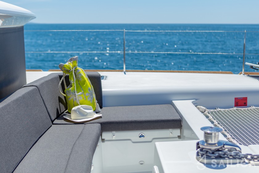 Lagoon 450  Flybridge - Yacht Charter Sailica