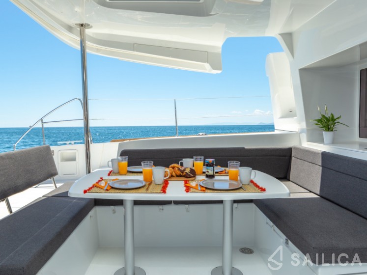 Lagoon 450  Flybridge - Yacht Charter Sailica