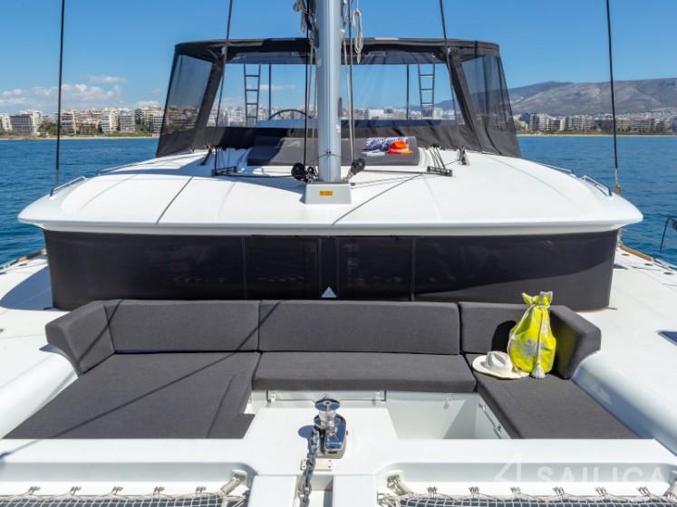 Lagoon 450  Flybridge - Yacht Charter Sailica