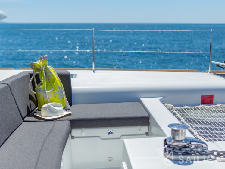 Lagoon 450  Flybridge - Yacht Charter Sailica