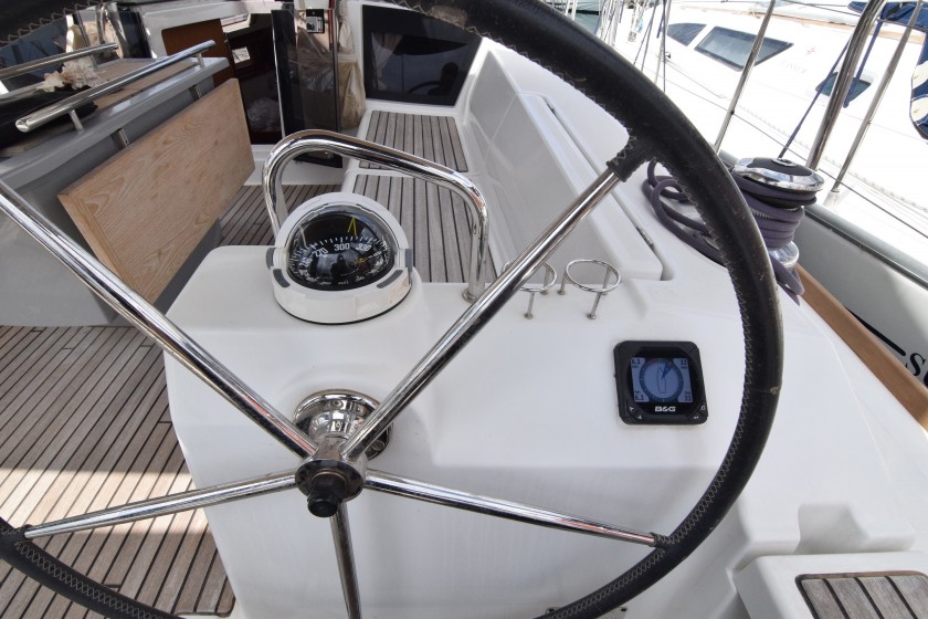 Oceanis 41 - Yacht Charter Sailica