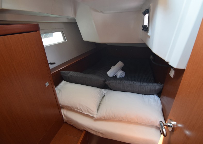 Oceanis 41 - Yacht Charter Sailica