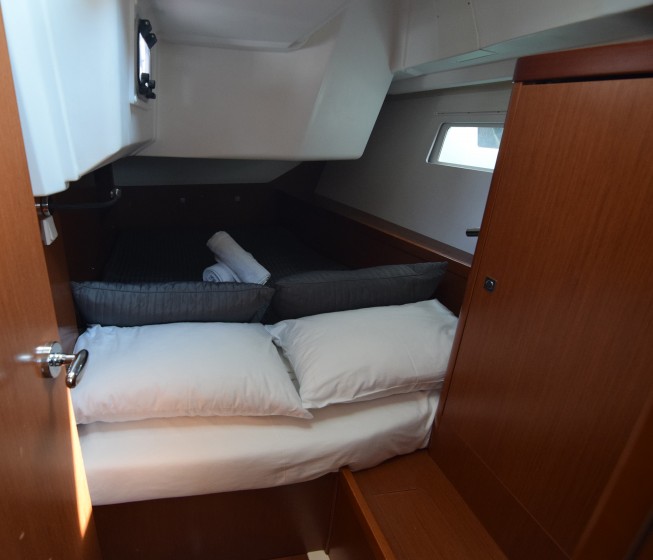 Oceanis 41 - Yacht Charter Sailica
