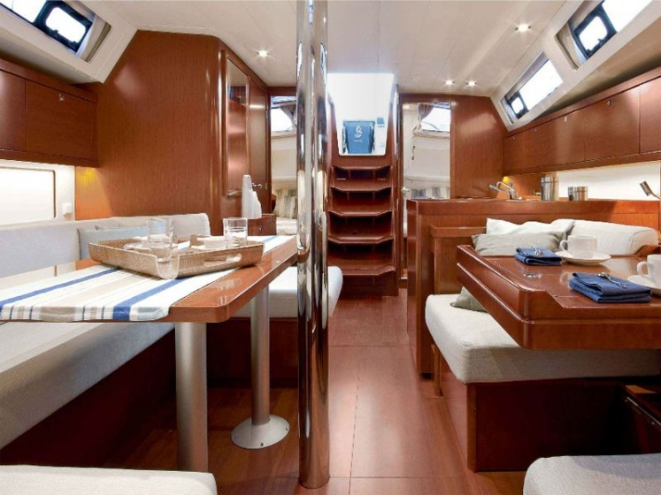Oceanis 41 - Yacht Charter Sailica