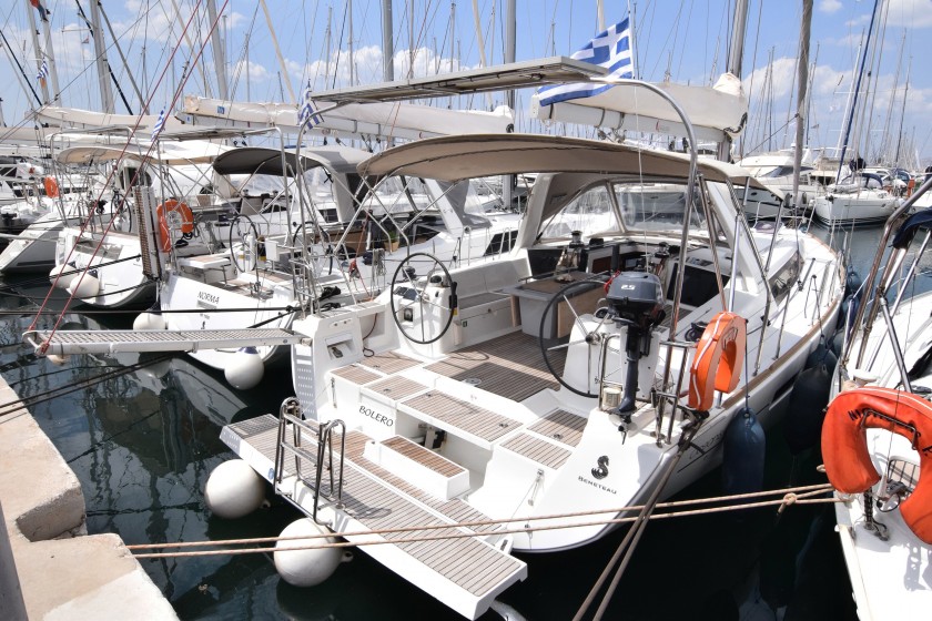 Oceanis 41 - Yacht Charter Sailica