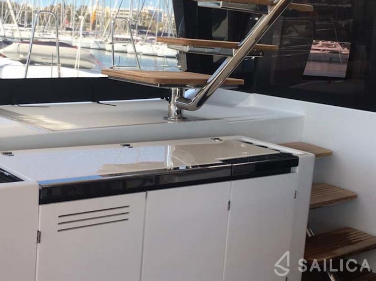 Lagoon 620 - Yacht Charter Sailica